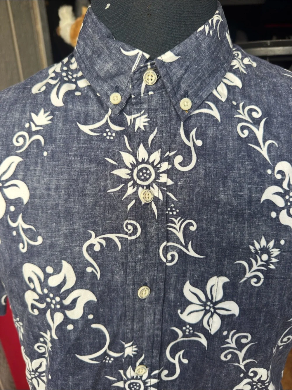 PreOwned Reyn Spooner by Phil Edwards Tailored Fit Full Button Men's Medium